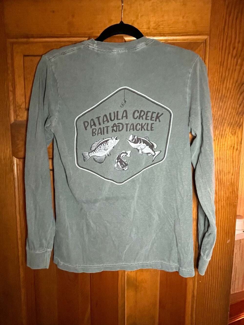 Comfort Colors Pataula Creek Bait and Tackle Long Sleeve Shirt Size Small